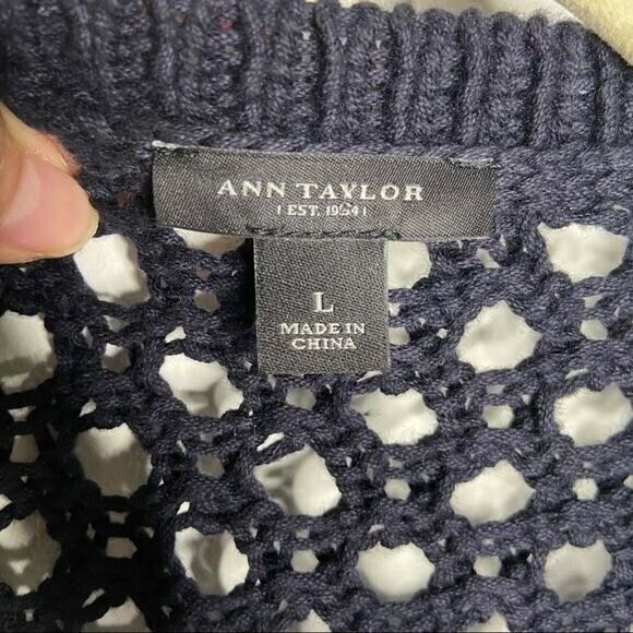 Ann Taylor Crocheted V-Neck Cotton Sweater Navy Women's Large - Picture 5 of 9